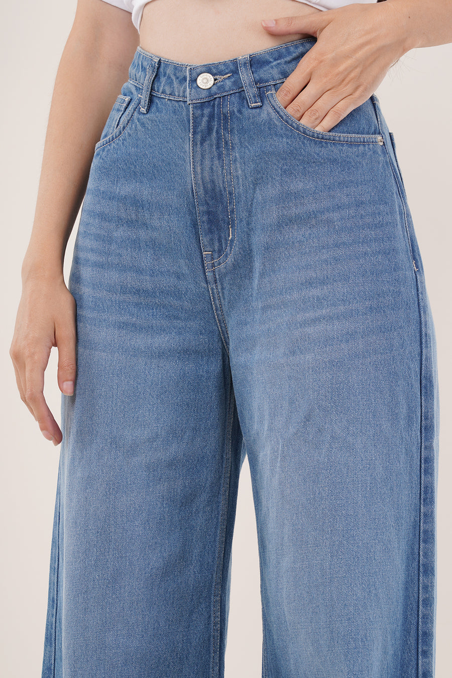 Wide-Leg High-Rise Jeans