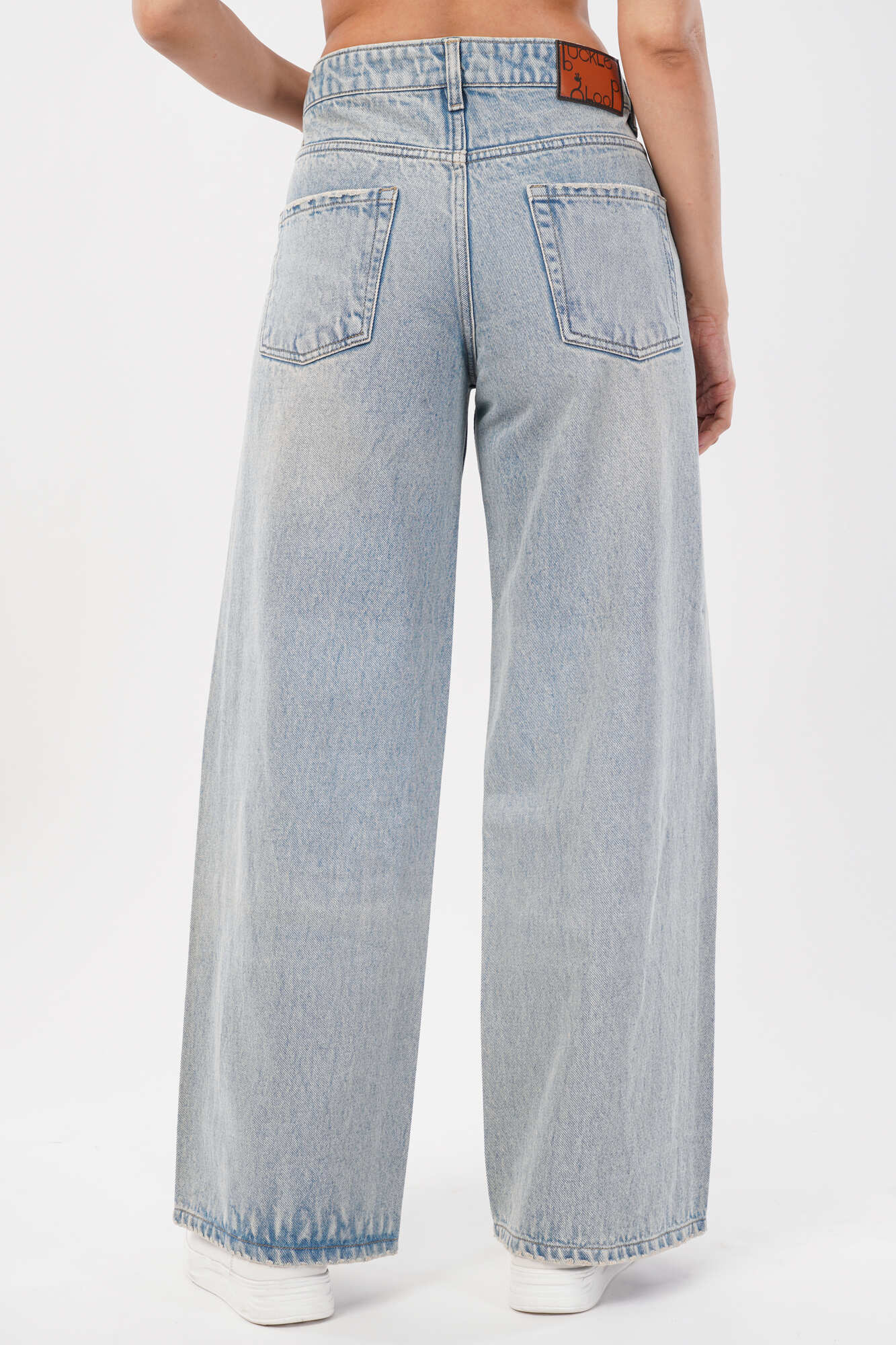 Wide-Leg Mid-Rise Jeans