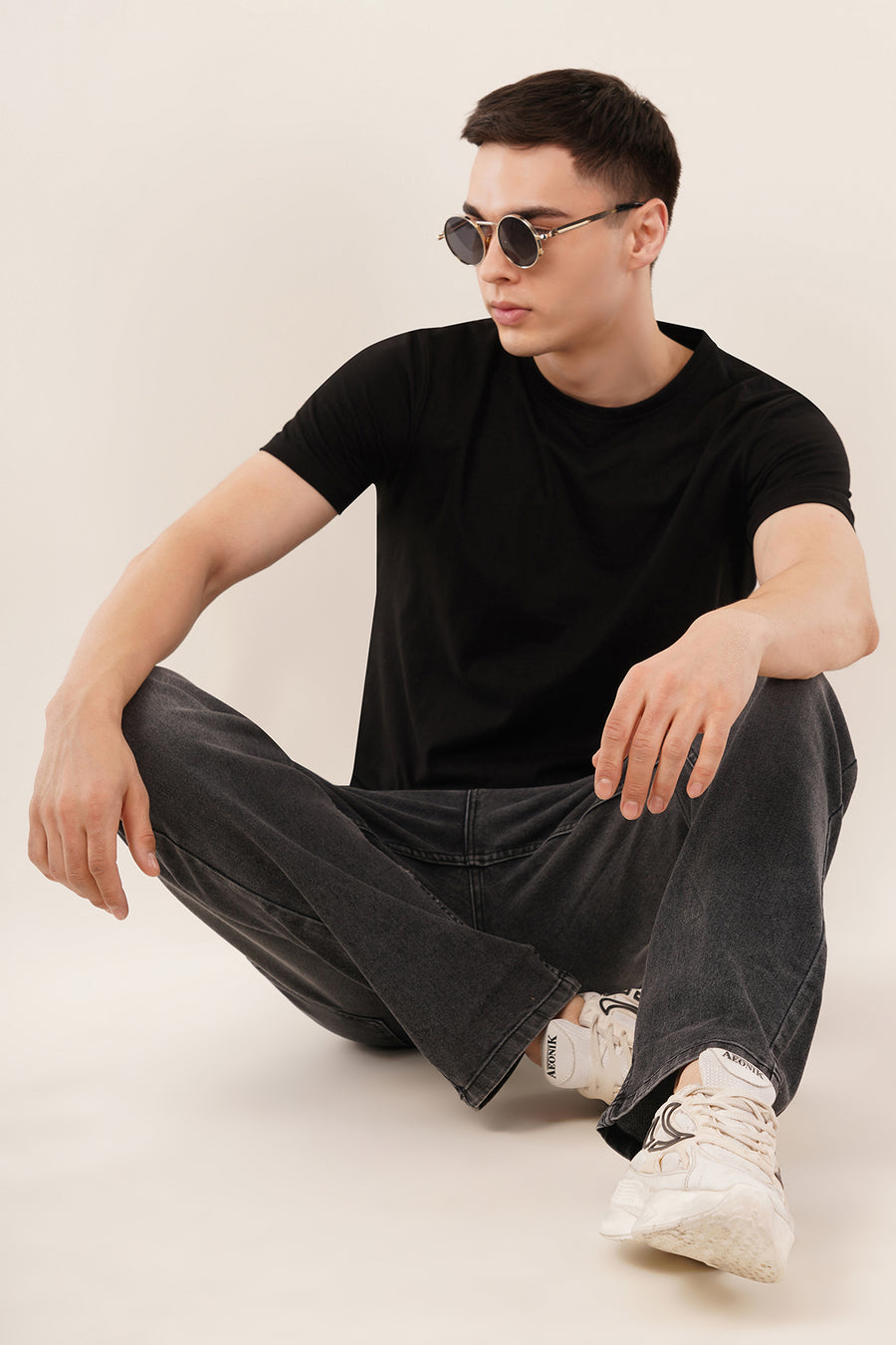 Relaxed Straight-Fit Jeans Charcoal Grey